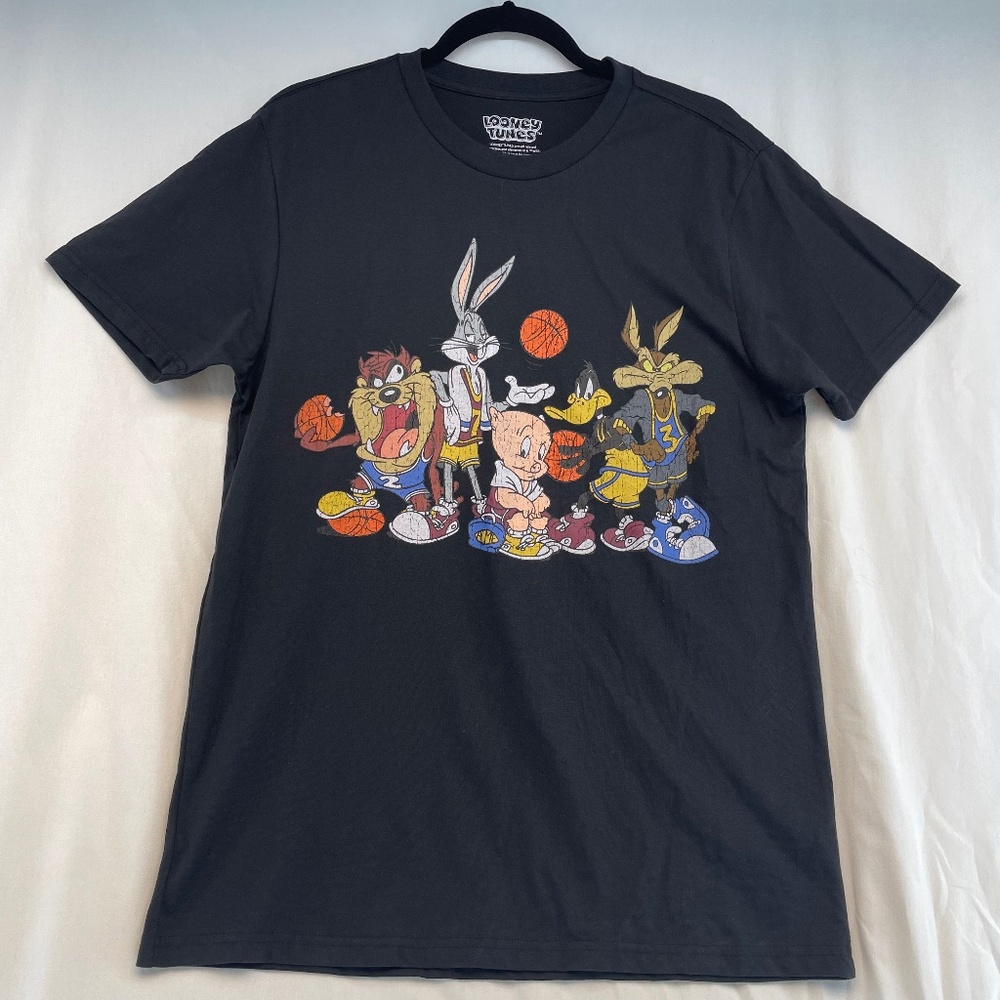 Looney Tunes Basketball Team Graphic T-Shirt Black Unisex Size Medium
